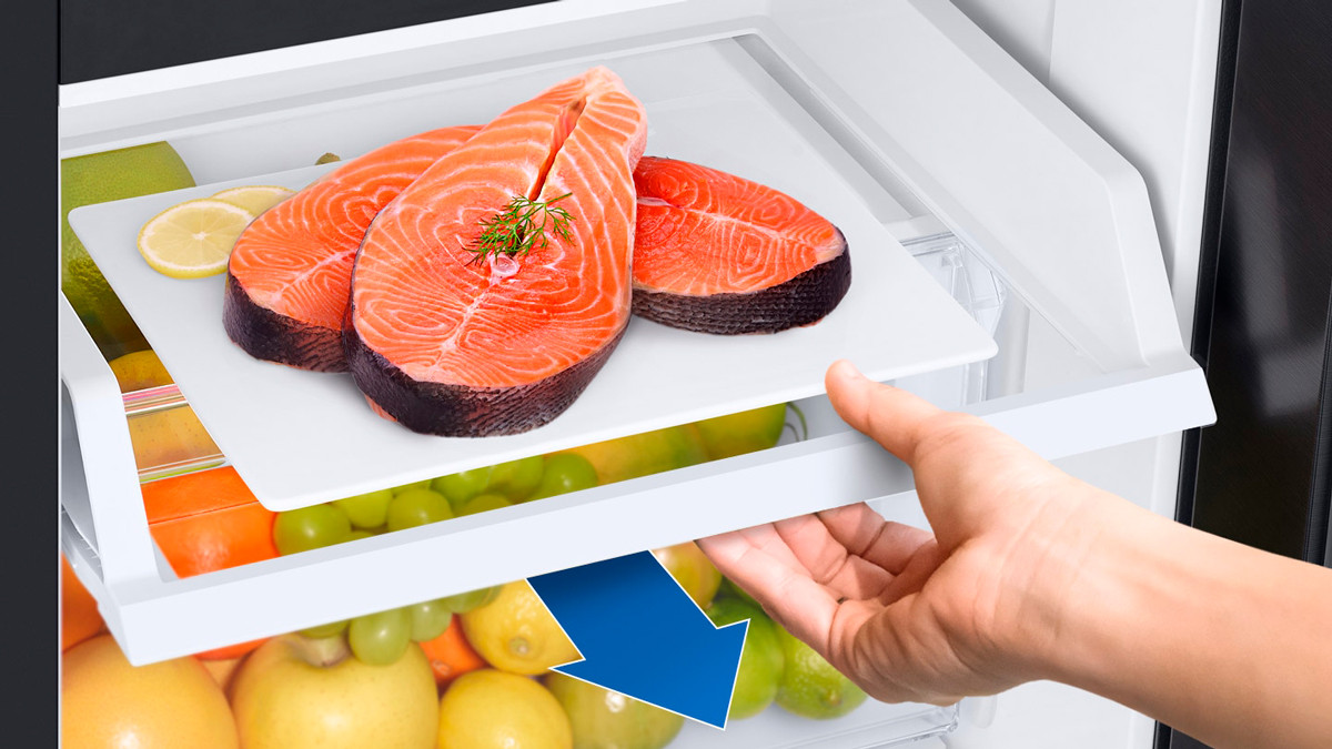 Pull-out shelf