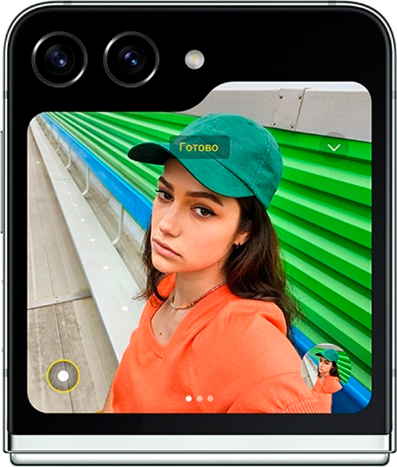 Selfie pe Camera Flex. Chiar și în modul pliat